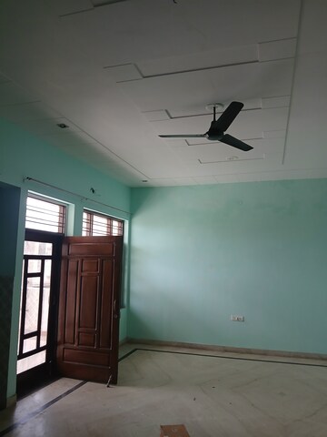 2 BHK Builder Floor For Rent in Sector 9