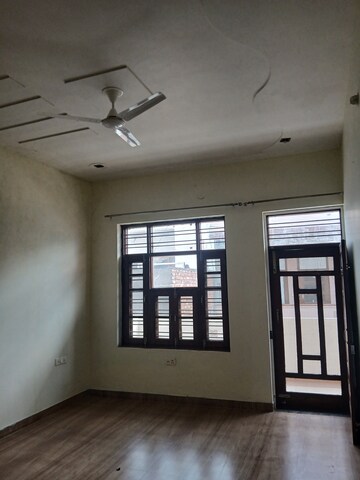 Room in 2 BHK Builder Floor at Sector 9 – for Rent
