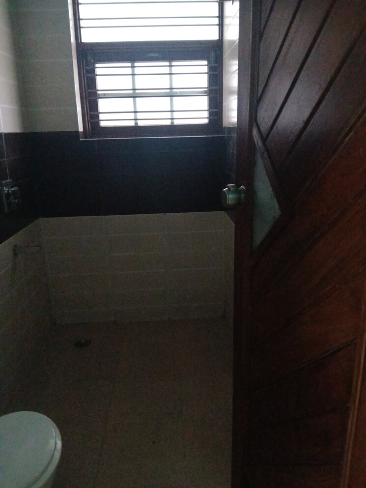 Bathroom, sector 9 2 Bedroom 250 Sq.Yd. Builder Floor In Sector 9 Hisar 9113226