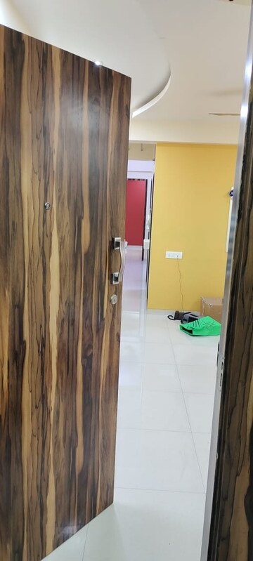 Room in 2 BHK Apartment at Lilium Lantana, Chandivali – for Rent
