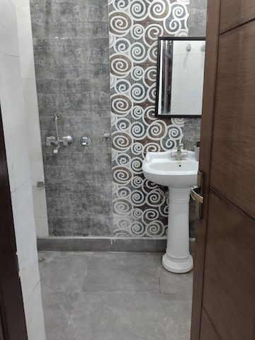 Bathroom in 3 BHK Builder Floor at Green Fields Colony – for Rent