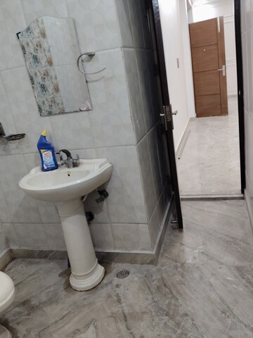 Bathroom in 3 BHK Builder Floor at Green Fields Colony – for Rent