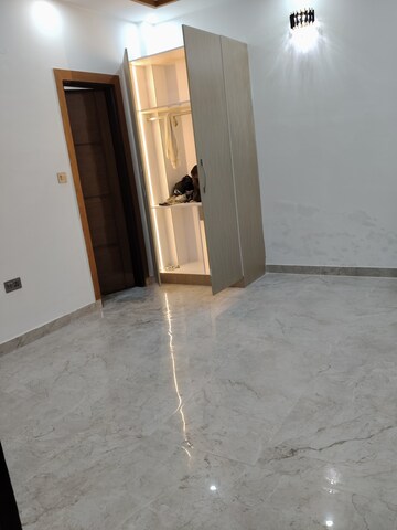 3 BHK Builder Floor For Rent in Green Fields Colony
