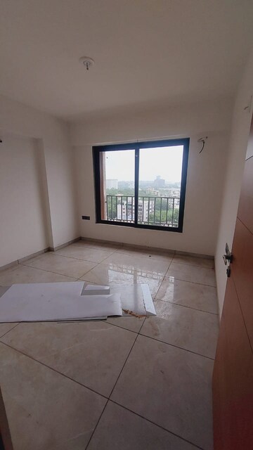Room in 3 BHK Apartment at Science City – for Rent