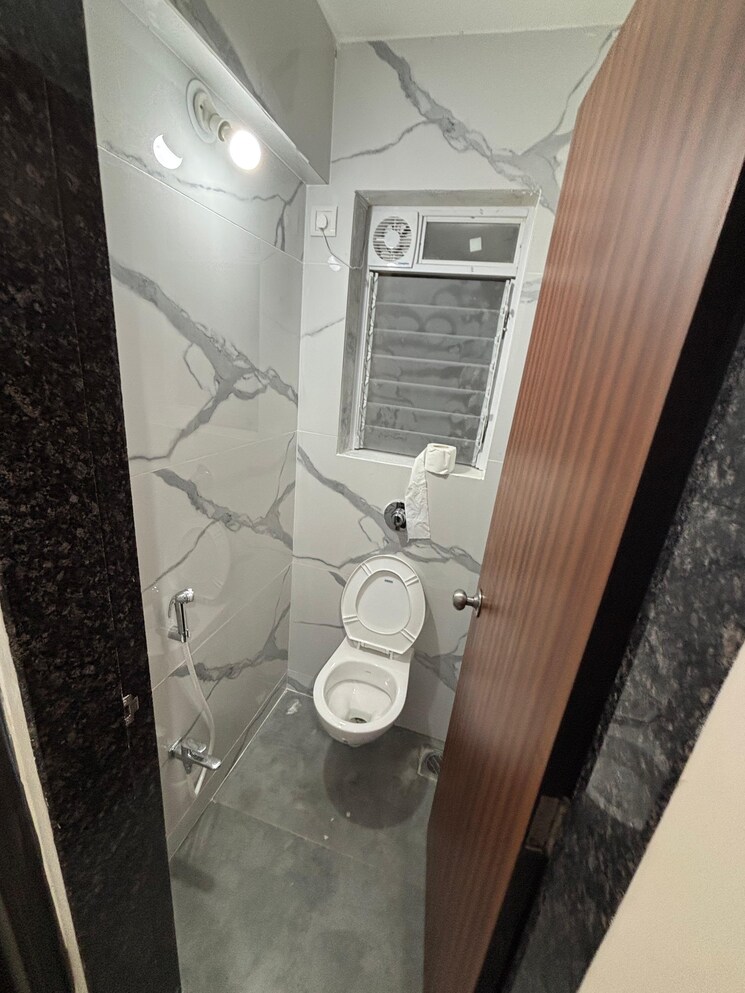 Bathroom, puraniks-tokyo-bay 1 Bedroom 408 Sq.Ft. Apartment In Kasarvadavali Thane 9113272