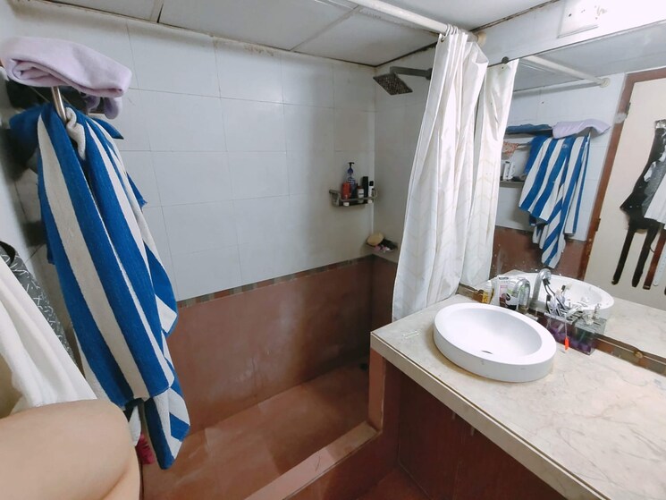 Bathroom, satellite 3 Bedroom 2000 Sq.Ft. Apartment In Satellite Ahmedabad 9113329