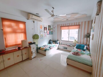 Bedroom in 3 BHK Apartment at Satellite – for Rent