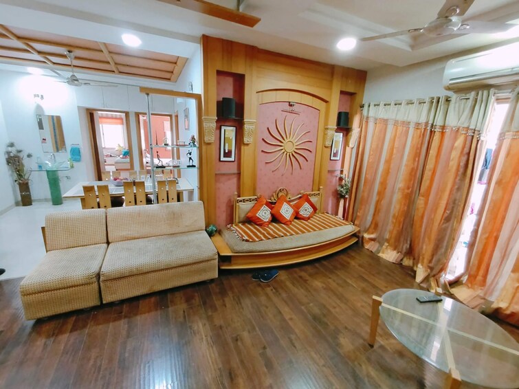 Cover Image, satellite 3 Bedroom 2000 Sq.Ft. Apartment In Satellite Ahmedabad 9113329