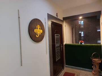 Furnished Amenities in 4 BHK Apartment at H R Buildcon Elite Homz, Sector 77 – for Rent