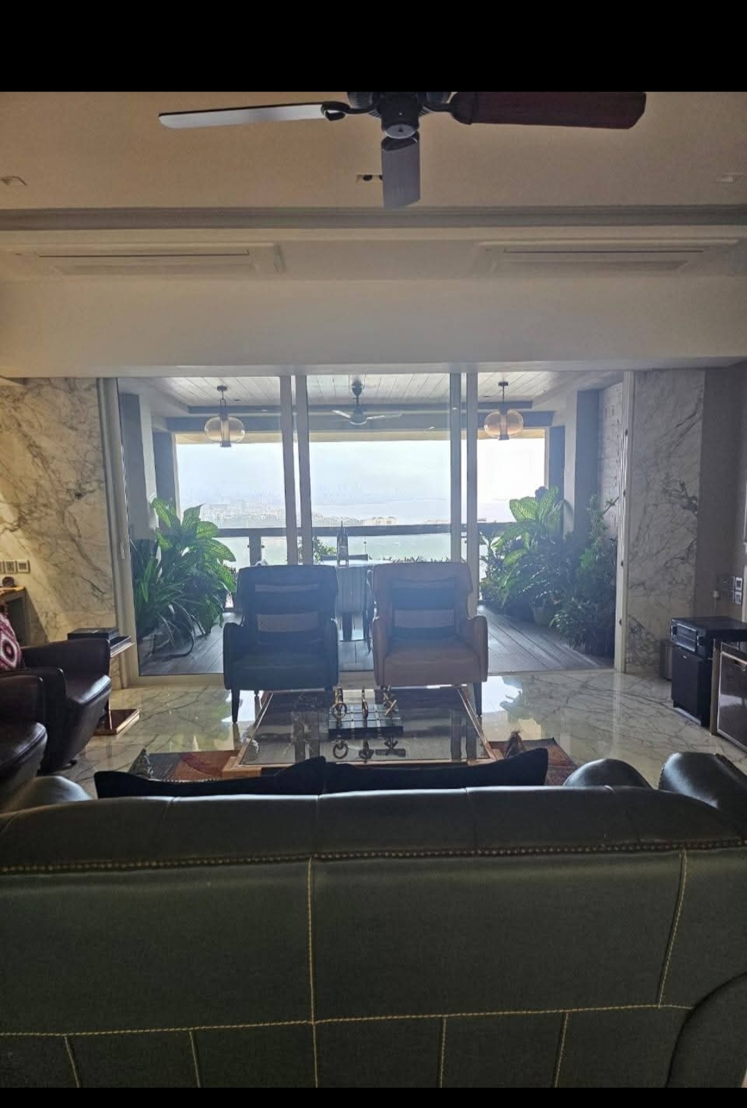 4 BHK + Pooja Room,Servant Room,Extra Room Apartment For Rent in K Hemani Bay View