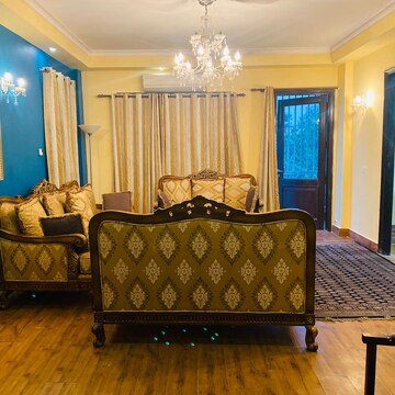 Bedroom in 2 BHK Builder Floor at Emaar MGF Metropolis, Maruti Vihar – for Rent