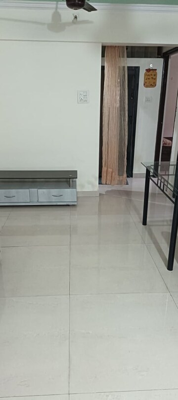 Room in 2 BHK Apartment at K Raheja Palm Court, Malad West – for Rent