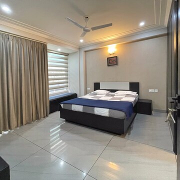 2 BHK Builder Floor For Rent in DLF Oakwood Estate, Dlf Phase ii