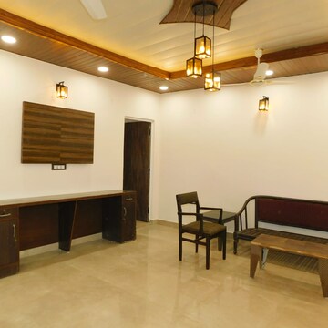 Living Room in 2 BHK Builder Floor at DLF The Royalton Tower, Golf Course Road – for Rent