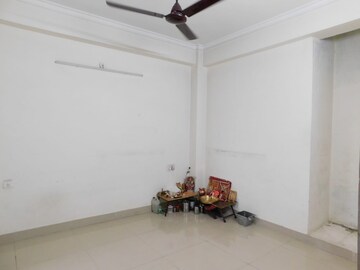 Room in 2 BHK Apartment at Bankey Bihari Aggarwal Heights, Raj Nagar Extension – for Sale
