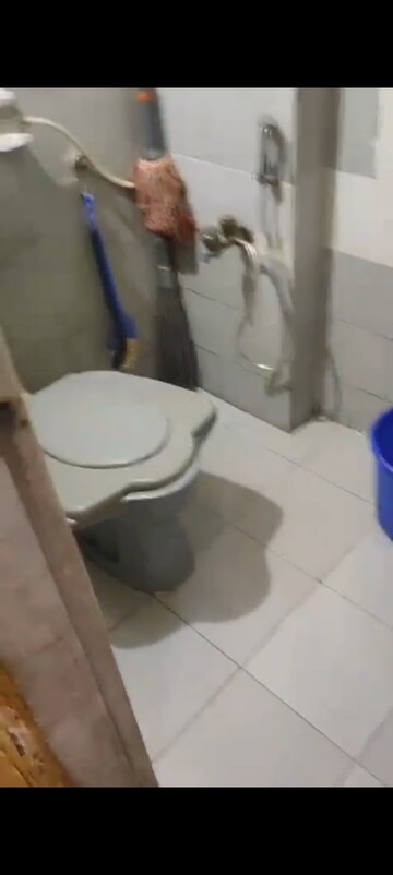Bathroom in 1 BHK Apartment at Green Fields Apartment, Andheri East – for Rent
