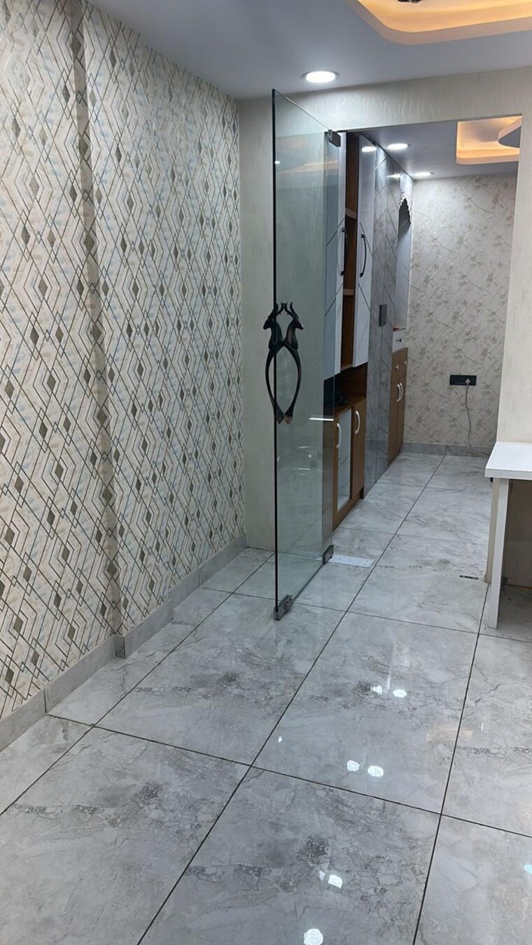 Bathroom, vipul-plaza-faridabad Commercial Office Space 500 Sq.Ft. In Sector 81 Faridabad 9113360