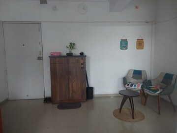 Living Room in 2 BHK Apartment at Sai Baba Complex Goregaon, Goregaon East – for Rent