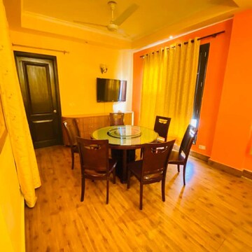 Living Room in 2 BHK Builder Floor at DLF Royale Residences, Dlf Phase iv – for Rent