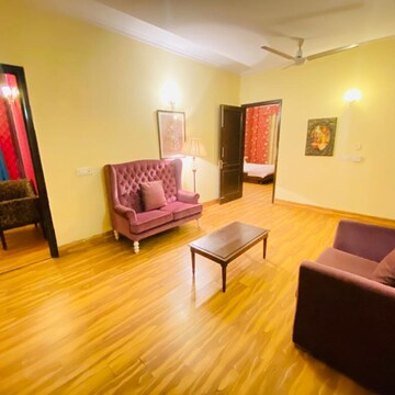 Bedroom in 2 BHK Builder Floor at DLF Royale Residences, Dlf Phase iv – for Rent