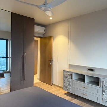 Room in 3 BHK Apartment at Almeida Park, St. Peters Colony – for Rent