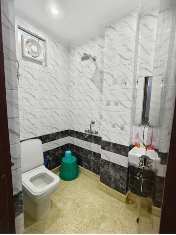 Bathroom in 1 BHK Builder Floor at Saket – for Rent