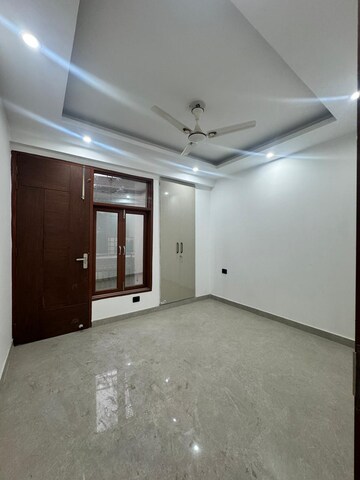 Room in 1 BHK Builder Floor at Saket – for Rent