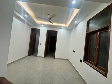 Room in 1 BHK Builder Floor at Saket – for Rent