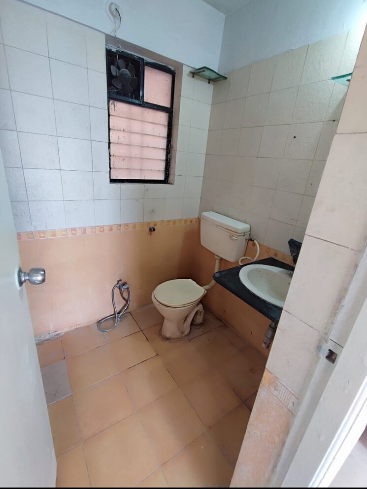 Bathroom, bramha-avenue 2 Bedroom 1175 Sq.Ft. Apartment In Kondhwa Pune 9113458