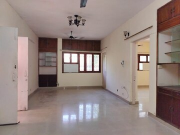 Room in 2 BHK Apartment at Sarita Vihar Pocket-J RWA, Sarita Vihar – for Rent