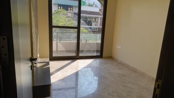 Room in 4 BHK Builder Floor at Janakpuri – for Sale