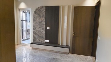 Room in 4 BHK Builder Floor at Janakpuri – for Sale