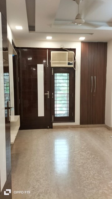 Room in 2 BHK Builder Floor at Janakpuri – for Sale