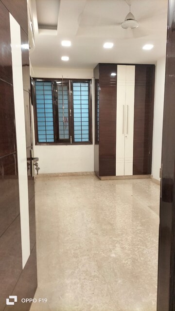 Room in 2 BHK Builder Floor at Janakpuri – for Sale