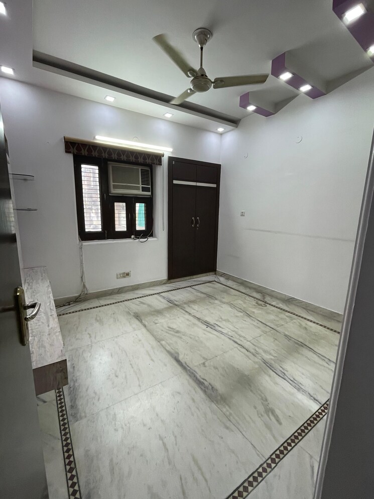 Room, janakpuri 2 Bedroom 1080 Sq.Ft. Apartment In Janakpuri Delhi 9113464