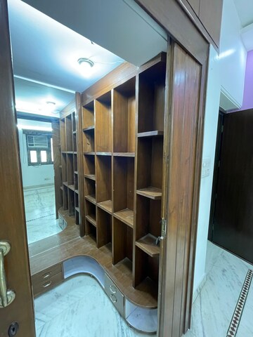 Furnished Amenities in 2 BHK Apartment at Janakpuri – for Sale