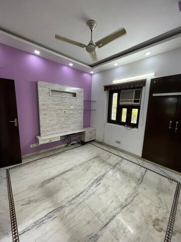 Room in 2 BHK Apartment at Janakpuri – for Sale