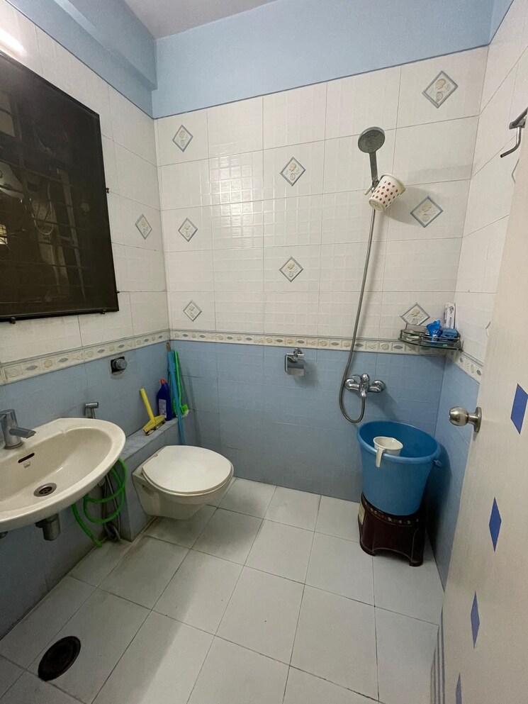 Bathroom, accolade-co-op-hsg-soc 3 Bedroom 1400 Sq.Ft. Apartment In Eastern Express Highway Thane 9113466