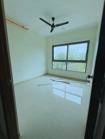 2 BHK Apartment For Rent in Kalpataru Immensa, Kolshet Road