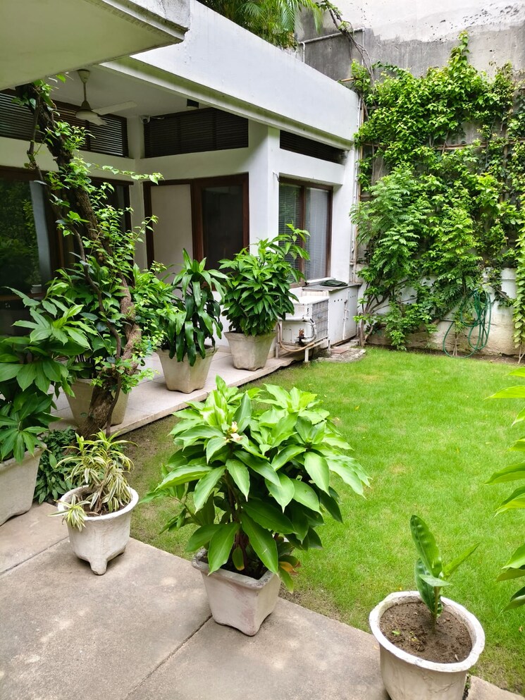 Exterior View, boutique-residential-apartments-a-3-2 3 Bedroom 1600 Sq.Ft. Builder Floor In Vasant Vihar Delhi 9113473