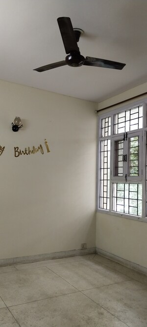 Room in 2.5 BHK Independent House at Unitech South City II, Sector 50 – for Sale