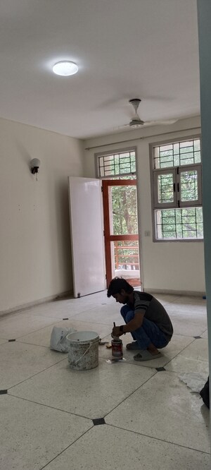 Room in 2.5 BHK Independent House at Unitech South City II, Sector 50 – for Sale