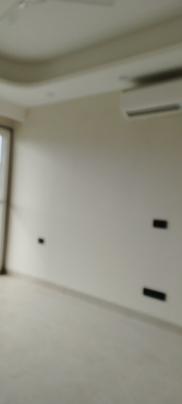 Bedroom in 4 BHK Builder Floor at Ansal API Versalia, Sector 67a – for Rent