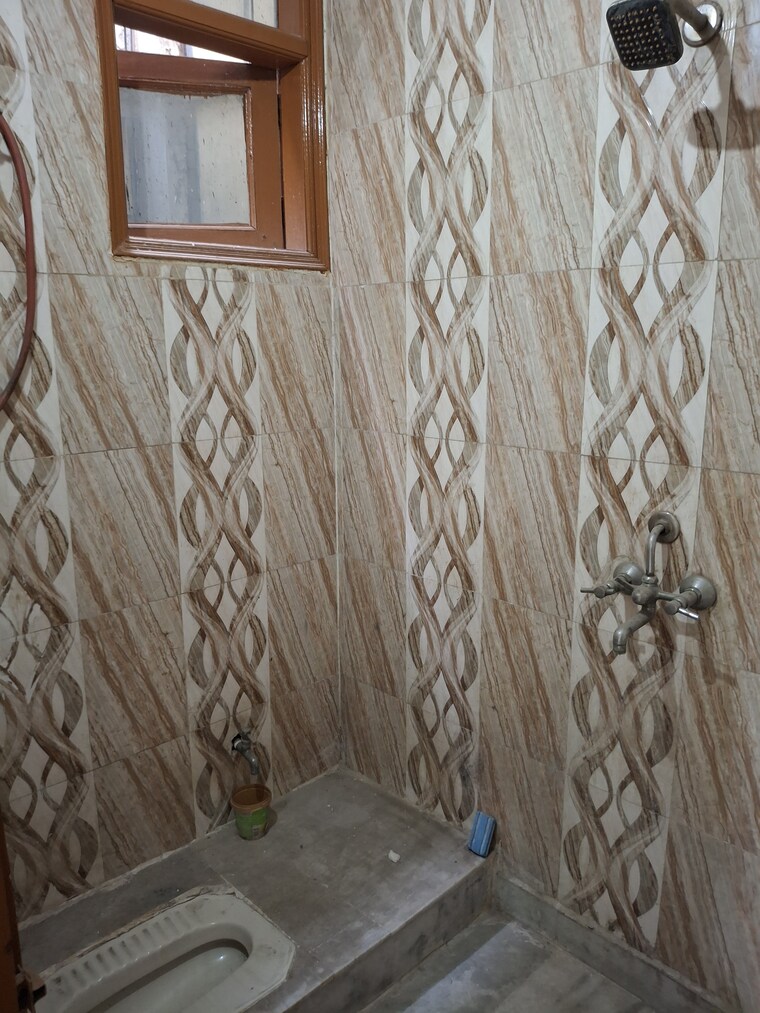 Bathroom, uttam nagar 2 Bedroom 600 Sq.Ft. Builder Floor In Uttam Nagar Delhi 9113514