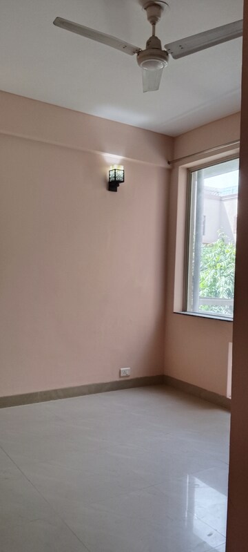 Bedroom in 3 BHK Independent House at Unitech Woodstock Floors, Sector 50 – for Rent