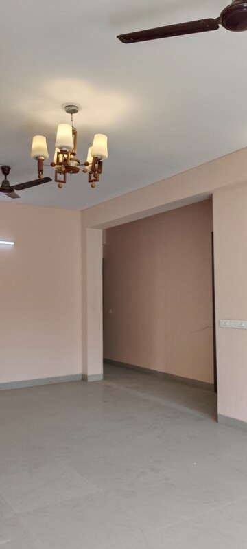 Room in 3 BHK Independent House at Unitech Woodstock Floors, Sector 50 – for Rent