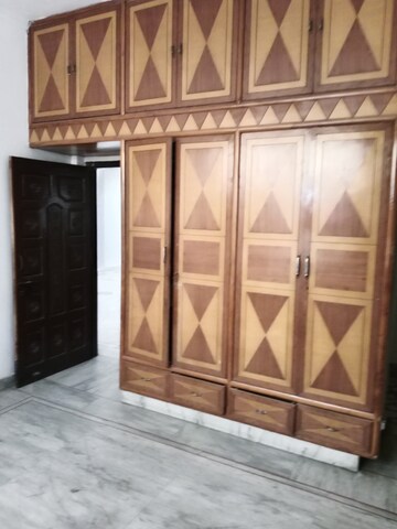 Room in 2 BHK Builder Floor at Sector 13 – for Rent