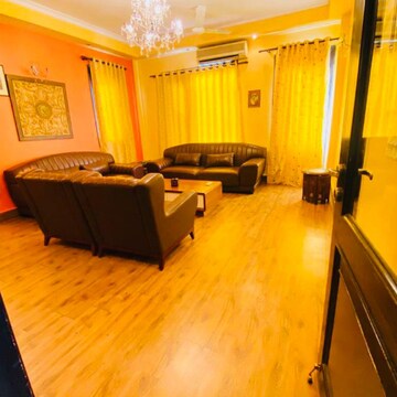Living Room in 2 BHK Builder Floor at DLF Windsor Court, Dlf Phase iv – for Rent