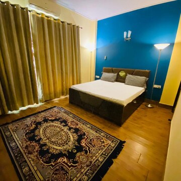 Master Bedroom in 2 BHK Builder Floor at DLF Regency Park I, Dlf Phase iv – for Rent