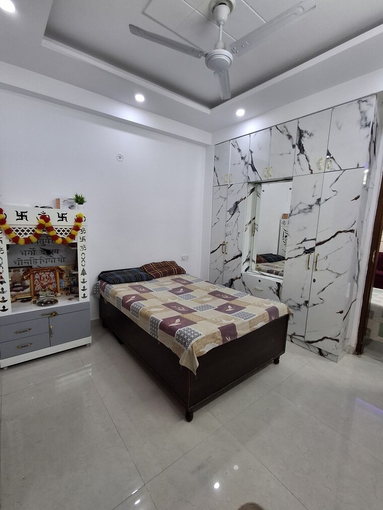 Room, sector 23 dwarka 1 Bedroom 430 Sq.Ft. Apartment In Sector 23 Dwarka Delhi 9113566